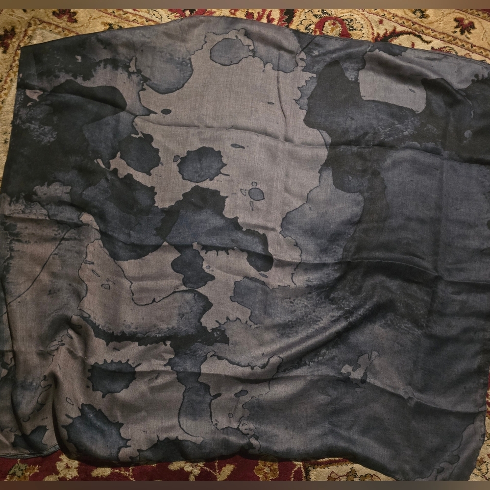 Smoky Abstract Gray Hijab – Soft & LightweightBeautiful charcoal and gray